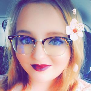 Meet your Posher, Chloe